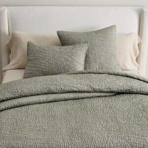 POTTERY BARN Belgian Flax Linen Handcrafted Quilt in Dark Green Size Full/Queen